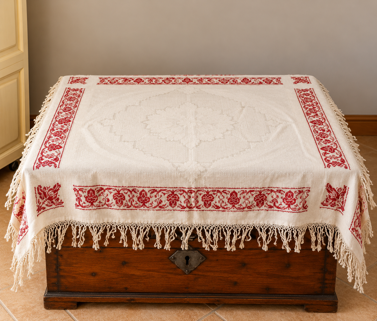 Antique Art Nouveau Handwoven Linen Damask Tablecloth .