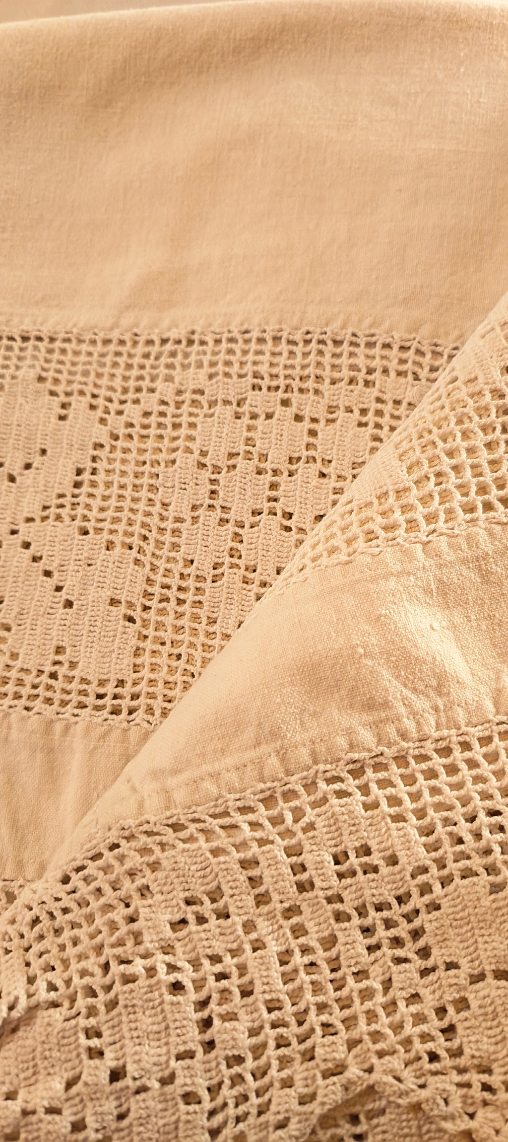 Antique Ecru Linen Tablecloth with Handmade Lace – Circa 100 Years Old.