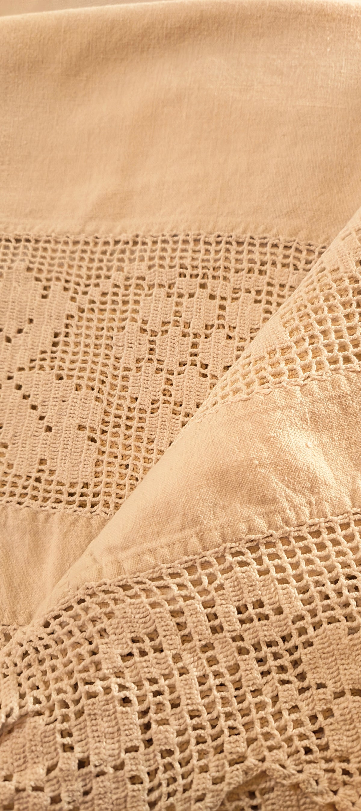 Antique Ecru Linen Tablecloth with Handmade Lace – Circa 100 Years Old.
