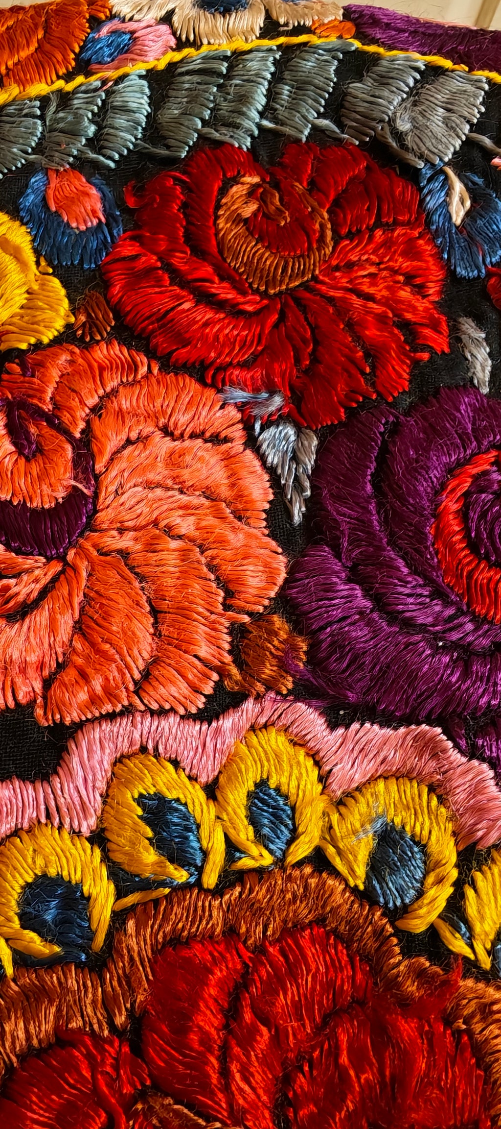 Vintage Hungarian Matyó Hand-Embroidered Round Tablecloth – 1960s