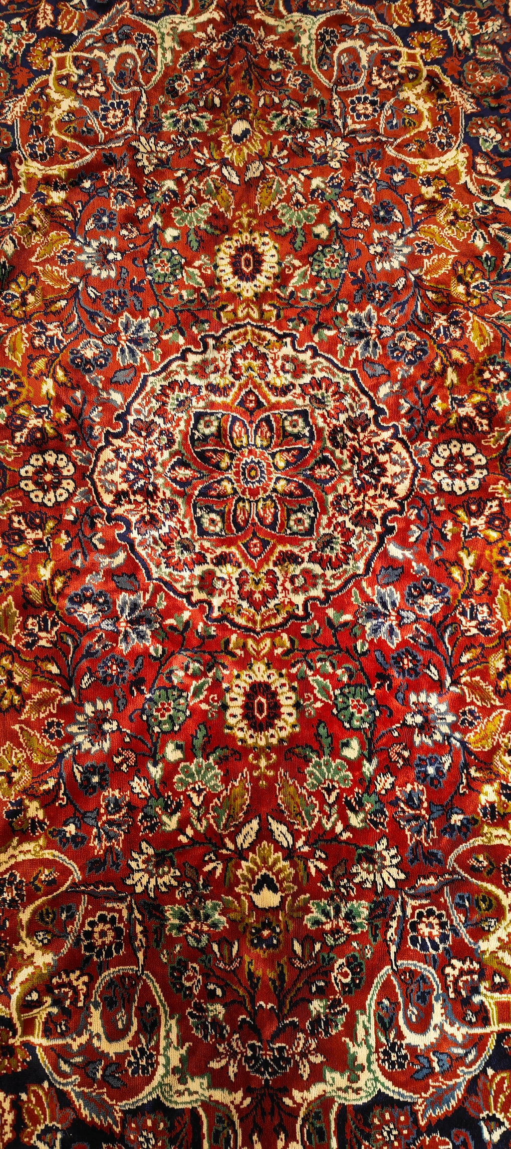 Vintage Silk Moquette Rug – 190 × 140 cm.